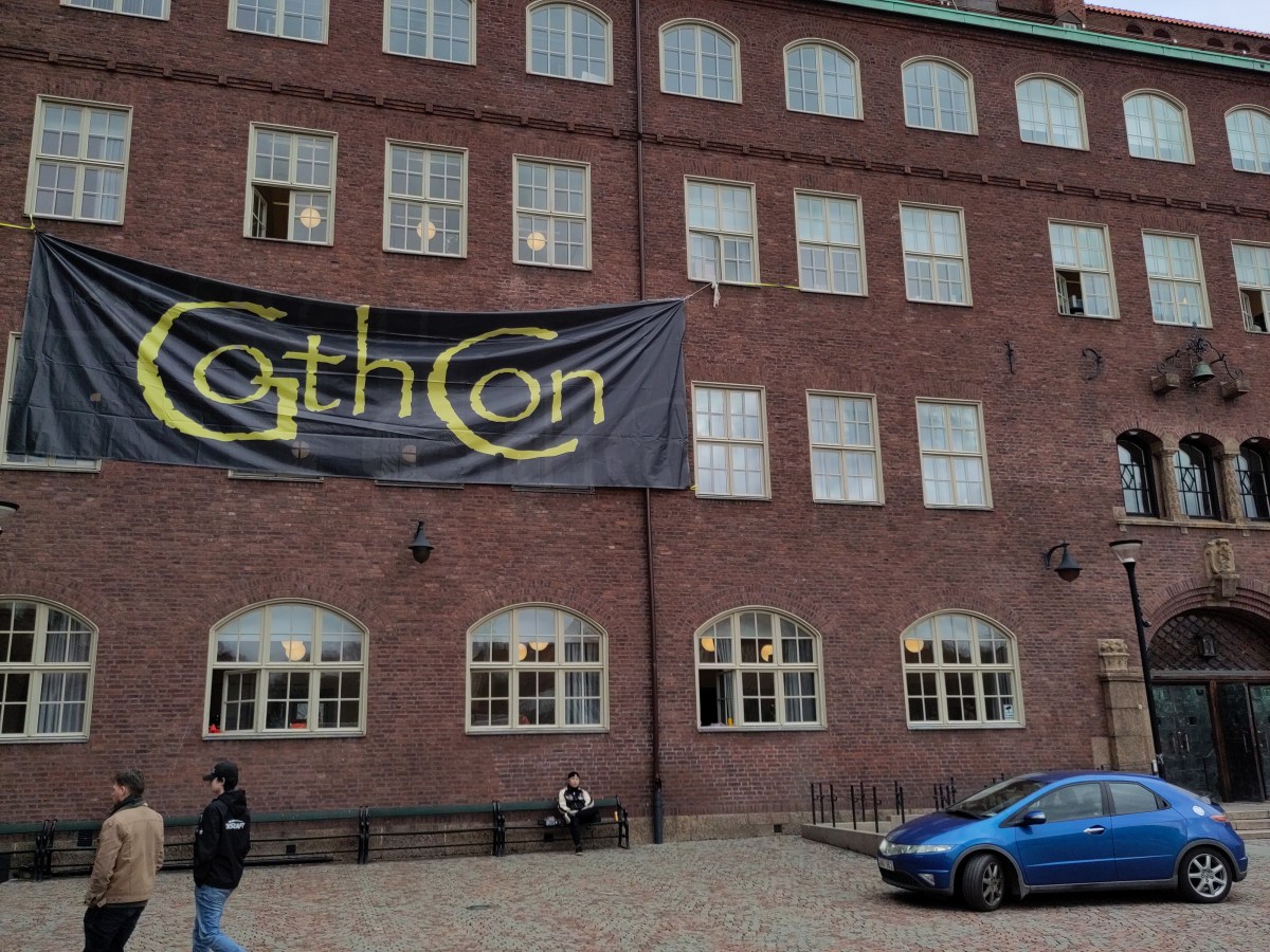 GothCon2026 greets ‘The Girl With Raven&nbsp;Hair’